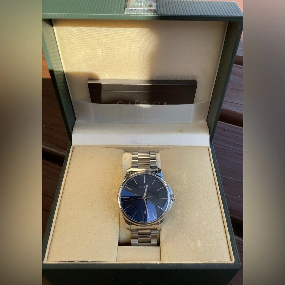 Beautiful GUCCI men’s dress watch💥💥💥